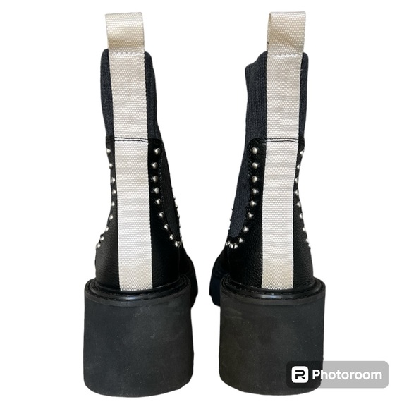 SO COOL!! 😎 Dolce Vita “Hoven Stud H2O” waterproof chelsea boot black gray 7 - Picture 3 of 5